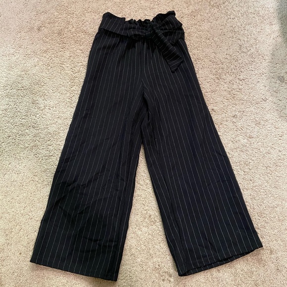 Paperbag capris - Picture 1 of 4